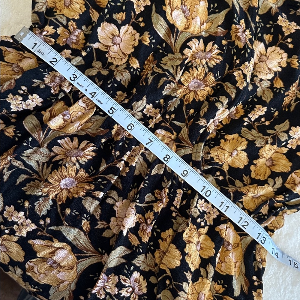 American Eagle Outfitters Black Gold Floral Faux Wrap Tunic Size Medium Tall - Picture 8 of 9